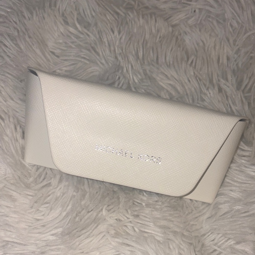 Michael Kors Chic White/OffWhite Glasses Case